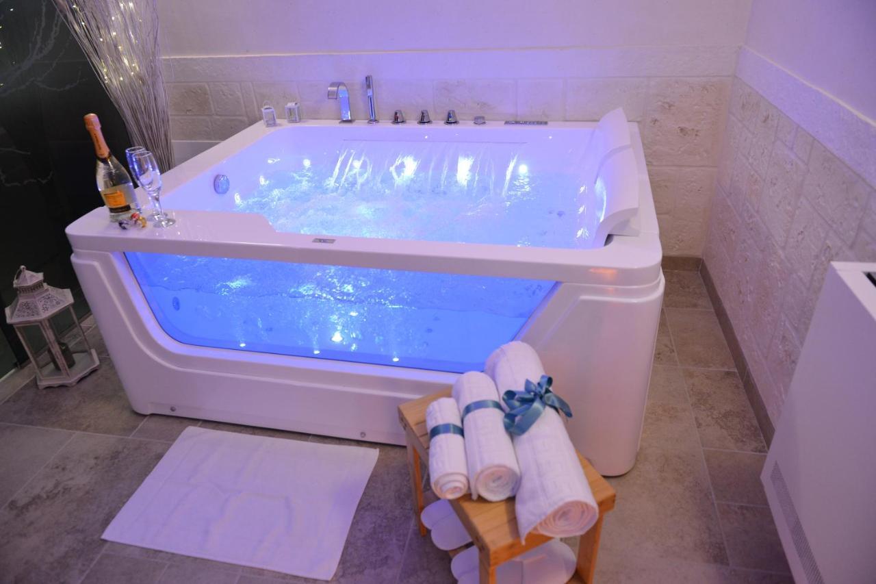 Suite Laurel Spa Con Idromassaggio Fasano Zewnętrze zdjęcie